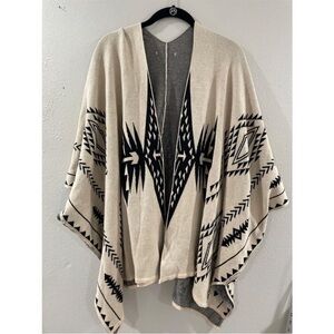 Francesca’s Aztec Geometric Poncho/wrap